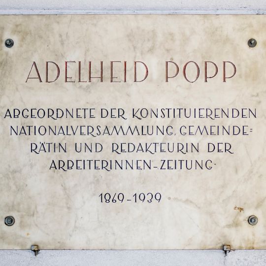 Gedenktafel Adelheid Popp
