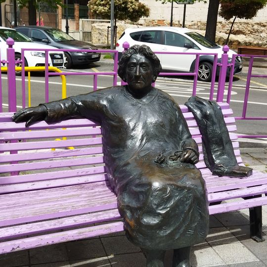 Estatua de Rosa Chacel