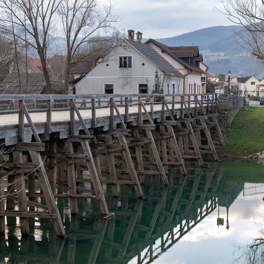 Most na severni strani otoka