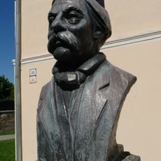 Petzvalovo múzeum, škola, pomník