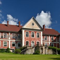 Ravila manor