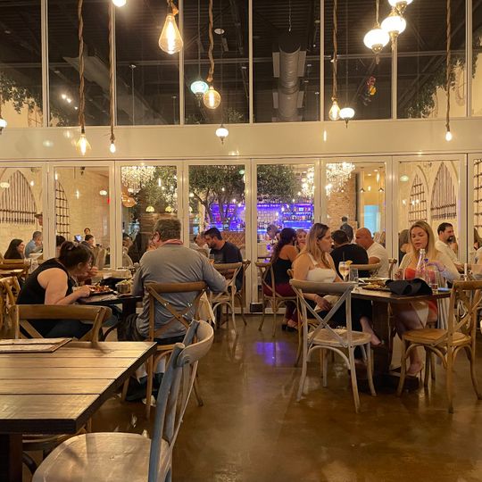 Sirocco Mediterranean Restaurant & Lounge