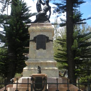 Monument to Abdón Calderón