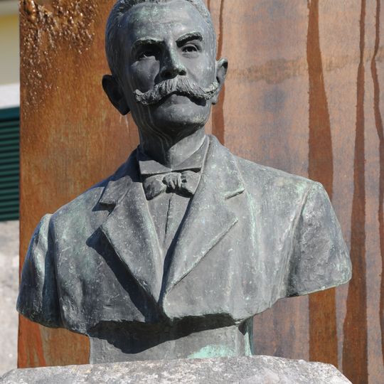Bust of Vieira Gomes