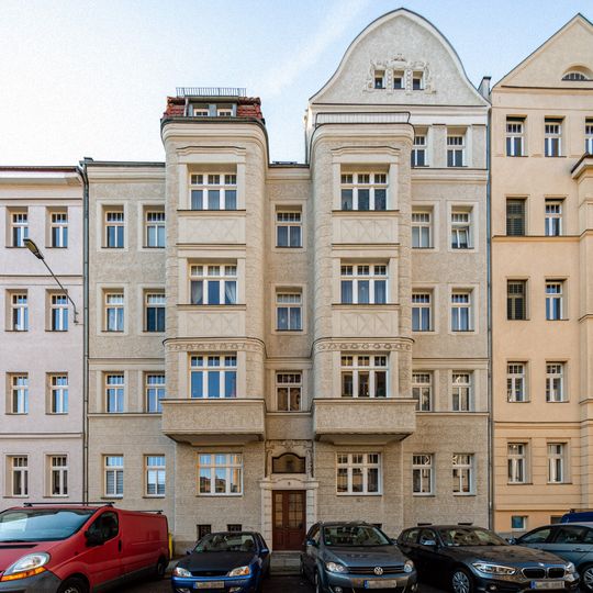 Etkar-André-Straße 5