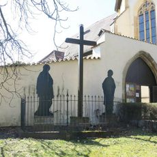 Kříž u brány do kláštera v Kadani