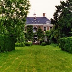 Zwaluwenburg: tuin- en parkaanleg