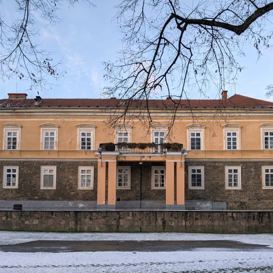Dolní Benešov Castle