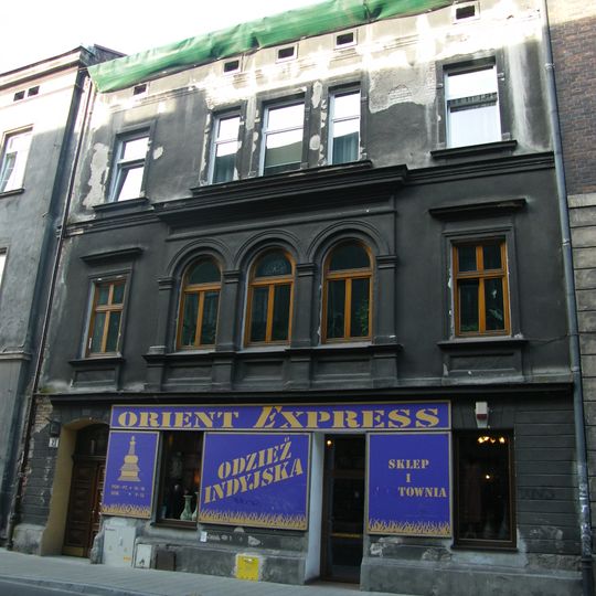 Kamienica z oficynami