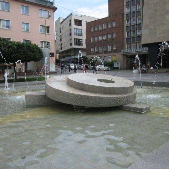 Kašna v Ústí nad Labem na Lidickém náměstí