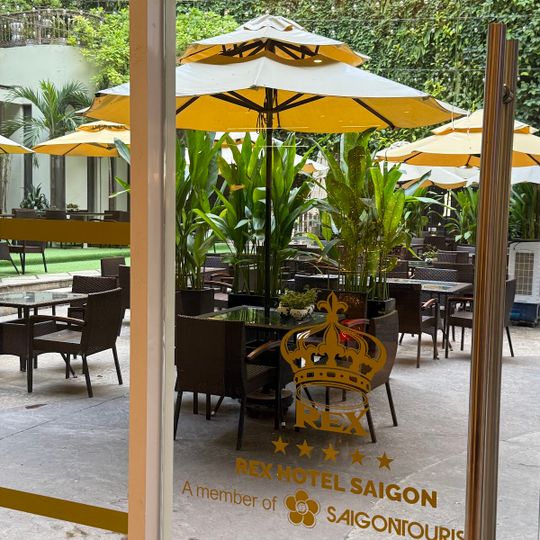 Rex Hotel Garden Bar