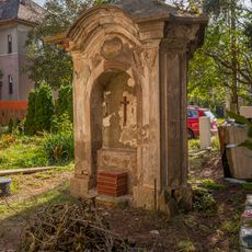 Trojboká výklenková kaplička