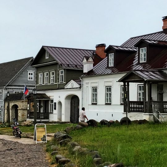 Pecherskaya street, 41