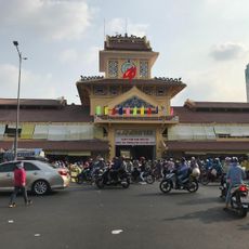 Binh Tay Market