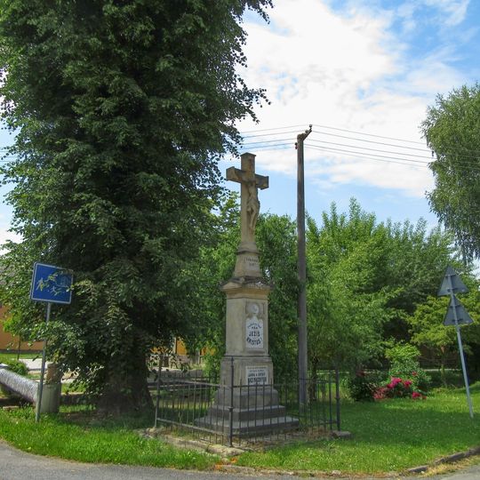 Kříž v Liboši na návsi