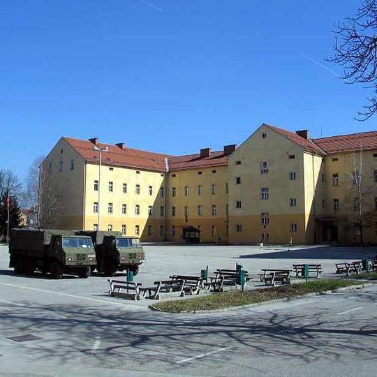 Vojašnica Franca Rozmana - Staneta