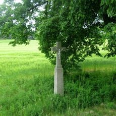 Kříž východně od Chanovic u rozcestí