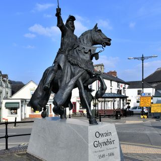 Statue équestre d'Owain Glyndŵr