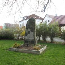 Památník v Častrově