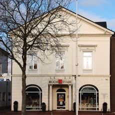 Wohn- und Geschäftshaus