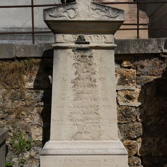 Grave of Favard
