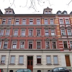 Mietshaus in geschlossener Bebauung Zieschestraße 39