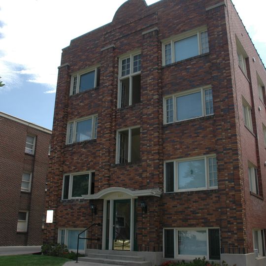 Benworth-Chapman Apartments and Chapman Cottages