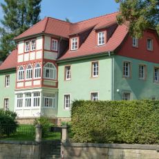 Wohnhaus und Nebengebäude Pirnaer Straße 81