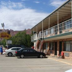 Apache Motel
