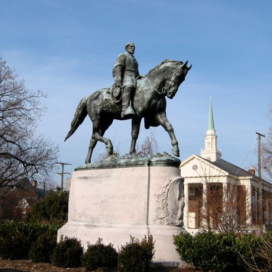 Robert Edward Lee sculpture