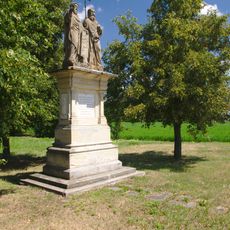 Sousoší svatých Cyrila a Metoděje v Ratajích na okraji vsi