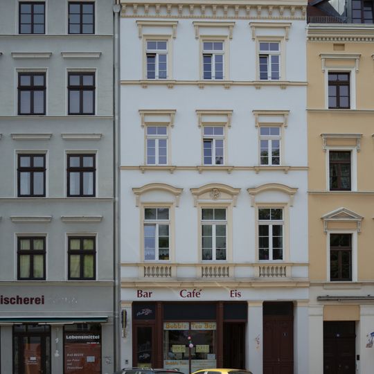 Wohnhaus in geschlossener Bebauung, mit Laden Elisabethstraße 5