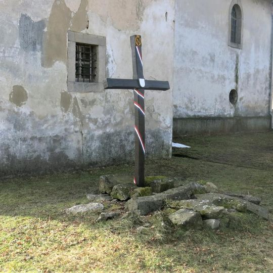 Kříž seržanta Zarzyckého u kostela v Křižanech