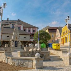 Pomník padlým ve Štítech na náměstí Míru