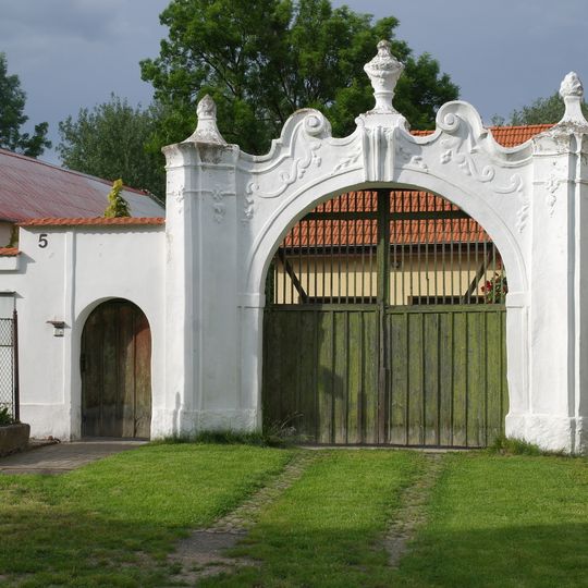 Brána usedlosti čp. 5