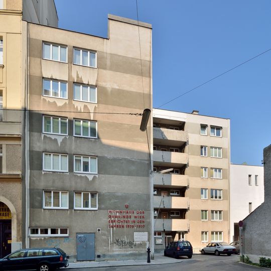 Gemeindebau Pfarrhofgasse 14