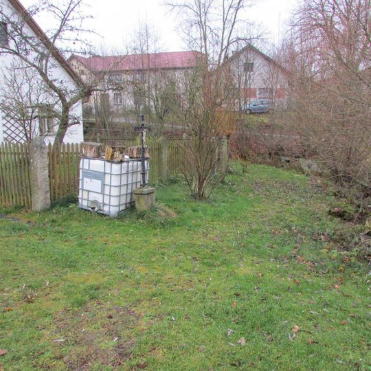 Kříž u kovárny v centru Ctiboře