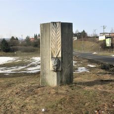 Betonová plastika Ječmen a chmel v Pivovarské ulici ve Vratislavicích nad Nisou