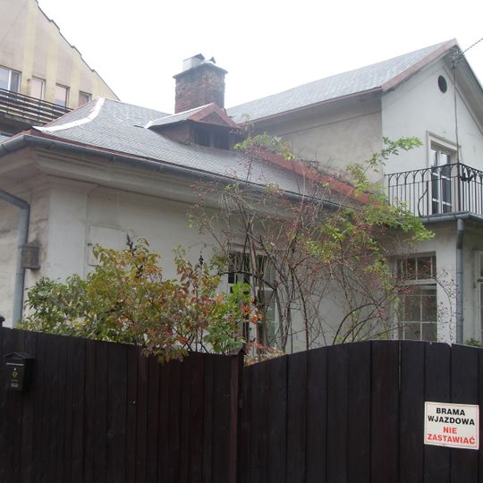 Dworek, Królowej Jadwigi 35 w Krakowie