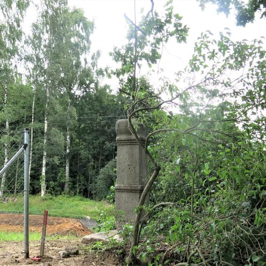 Kříž naproti domu 144 ve Starých Křečanech