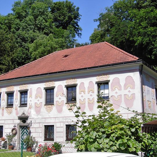 Stohl-Haus und Mauer
