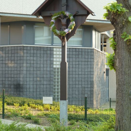 Wayside cross Kampstraat-Heulsstraat, Heerlen