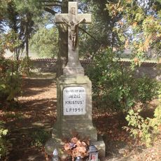 Hřbitovní kříž na hřbitově ve Výčapech