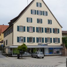 Wohn- und Geschäftshaus