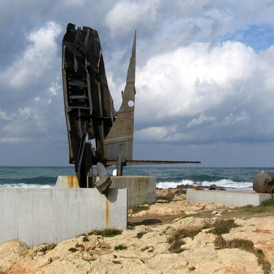 Immigrant monument in Achziv beach