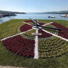 Blumenuhr Bürkliplatz