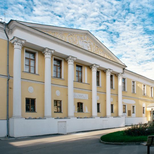 Дом с палатами