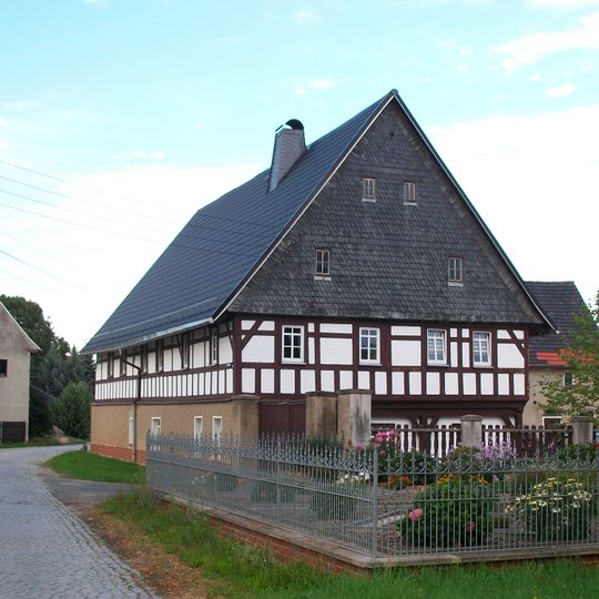 Wohnstallhaus eines ehemaligen Vierseithofes Reinholdshainer Straße 2