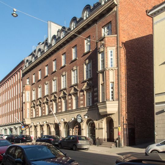 Kalevankatu 32, katurakennus