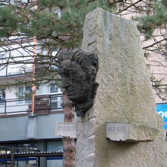 Pomník Jaroslava Seiferta v Kralupech nad Vltavou